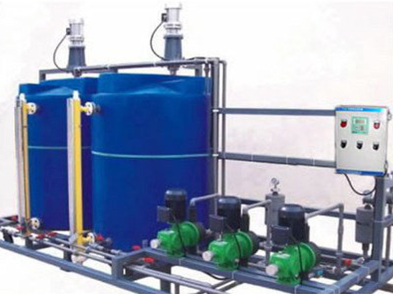 װ������